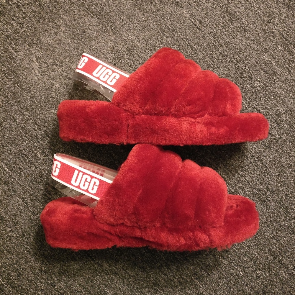 UGG Women's Puff Yeah Slide (RIbbon Red) size 10